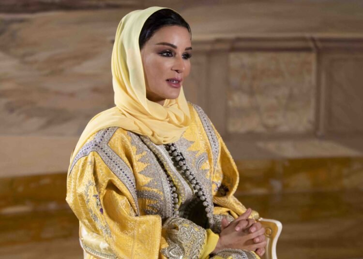 الشيخة موزا بنت ناصر